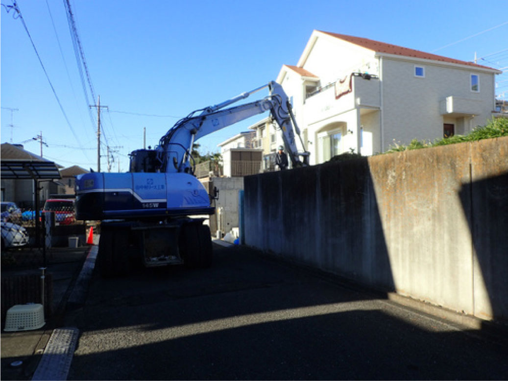 住宅地での擁壁工事の着工（東京都注文住宅）イメージ